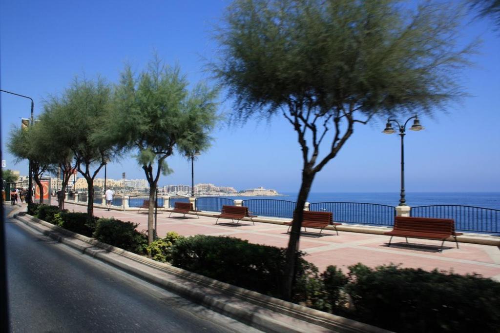 Stunning 2Br Holiday Penthouse In Central Sliema Esterno foto